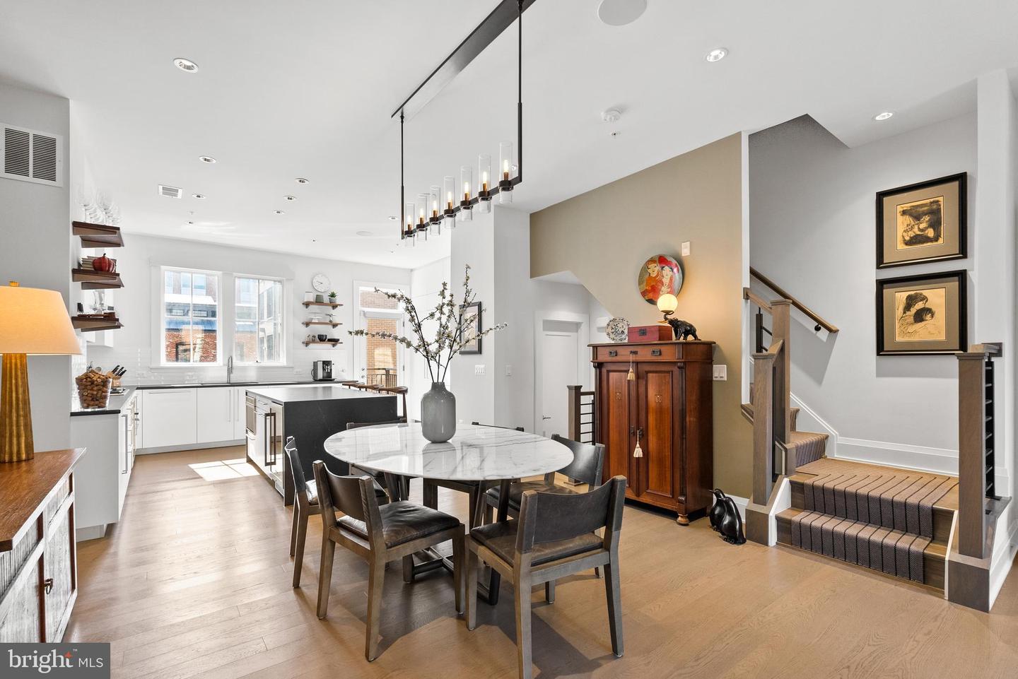 304 S UNION ST, ALEXANDRIA, Virginia 22314, 3 Bedrooms Bedrooms, ,3 BathroomsBathrooms,Residential,For sale,304 S UNION ST,VAAX2047240 MLS # VAAX2047240