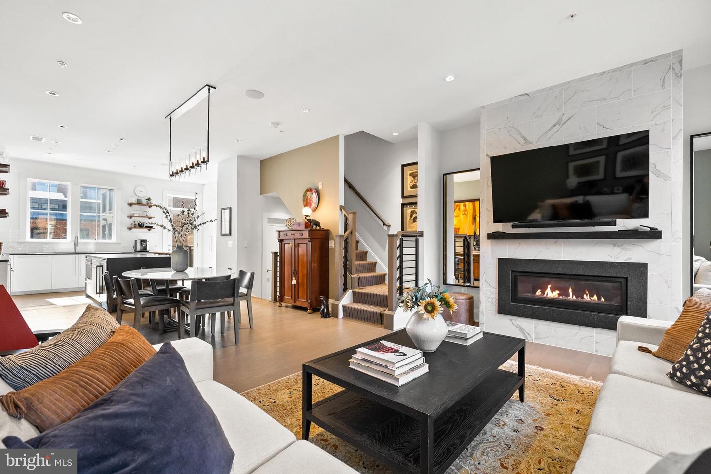304 S UNION ST, ALEXANDRIA, Virginia 22314, 3 Bedrooms Bedrooms, ,3 BathroomsBathrooms,Residential,For sale,304 S UNION ST,VAAX2047240 MLS # VAAX2047240