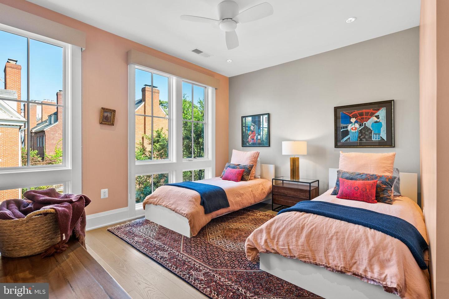 304 S UNION ST, ALEXANDRIA, Virginia 22314, 3 Bedrooms Bedrooms, ,3 BathroomsBathrooms,Residential,For sale,304 S UNION ST,VAAX2047240 MLS # VAAX2047240