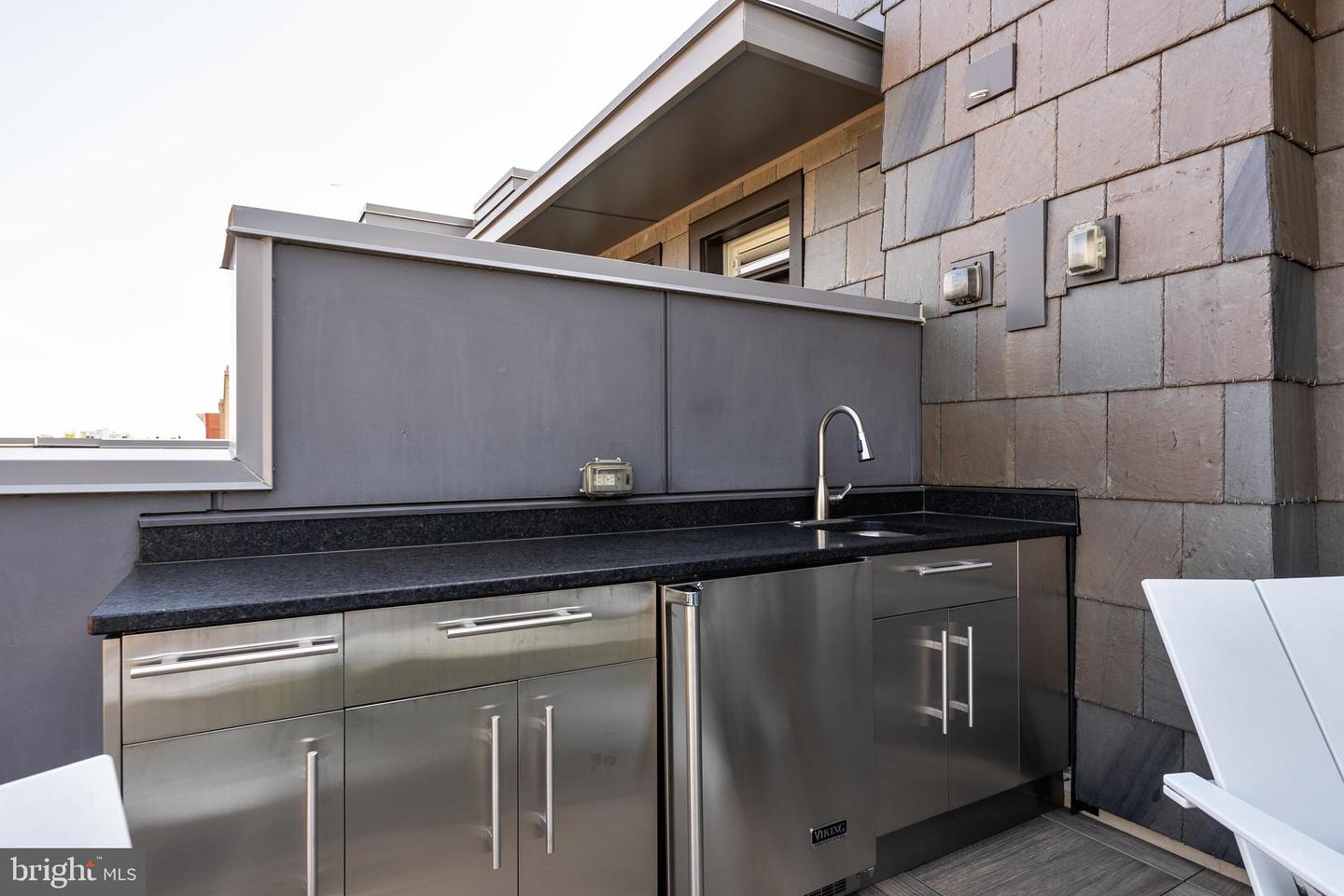 304 S UNION ST, ALEXANDRIA, Virginia 22314, 3 Bedrooms Bedrooms, ,3 BathroomsBathrooms,Residential,For sale,304 S UNION ST,VAAX2047240 MLS # VAAX2047240