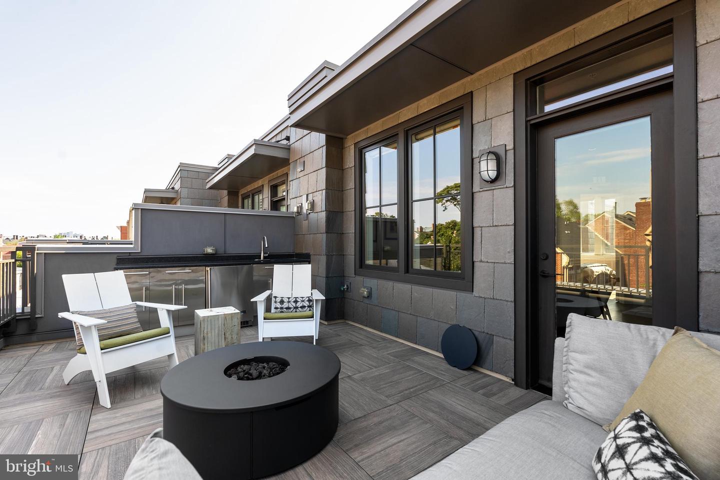 304 S UNION ST, ALEXANDRIA, Virginia 22314, 3 Bedrooms Bedrooms, ,3 BathroomsBathrooms,Residential,For sale,304 S UNION ST,VAAX2047240 MLS # VAAX2047240