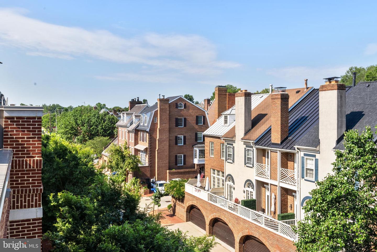 304 S UNION ST, ALEXANDRIA, Virginia 22314, 3 Bedrooms Bedrooms, ,3 BathroomsBathrooms,Residential,For sale,304 S UNION ST,VAAX2047240 MLS # VAAX2047240