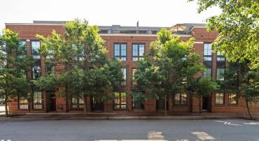304 S UNION ST, ALEXANDRIA, Virginia 22314, 3 Bedrooms Bedrooms, ,3 BathroomsBathrooms,Residential,For sale,304 S UNION ST,VAAX2047240 MLS # VAAX2047240