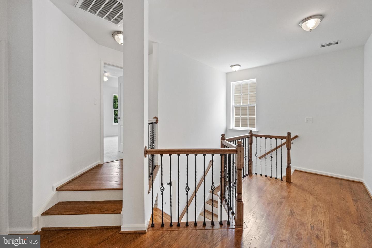 42262 SAND PINE PL, CHANTILLY, Virginia 20152, 5 Bedrooms Bedrooms, ,4 BathroomsBathrooms,Residential,For sale,42262 SAND PINE PL,VALO2101356 MLS # VALO2101356