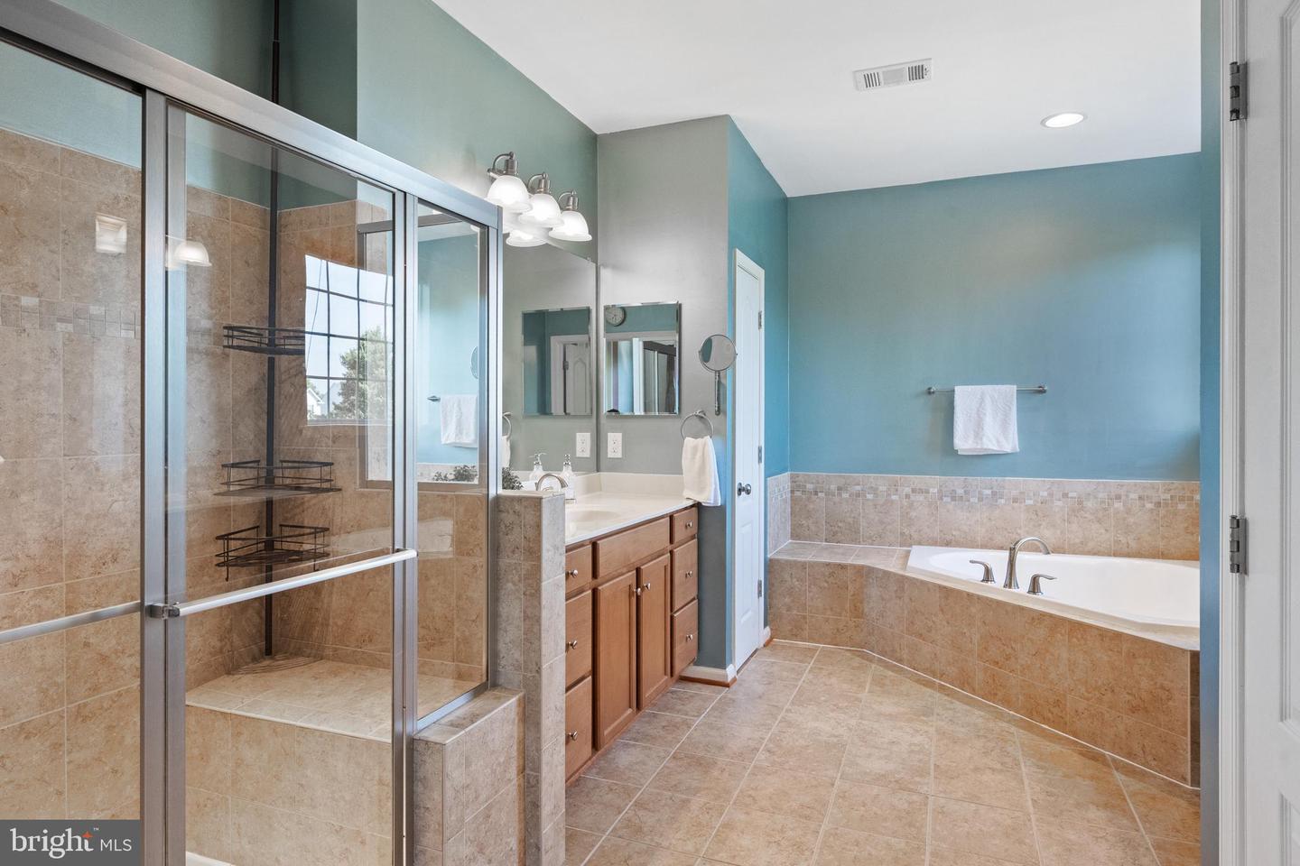 42262 SAND PINE PL, CHANTILLY, Virginia 20152, 5 Bedrooms Bedrooms, ,4 BathroomsBathrooms,Residential,For sale,42262 SAND PINE PL,VALO2101356 MLS # VALO2101356