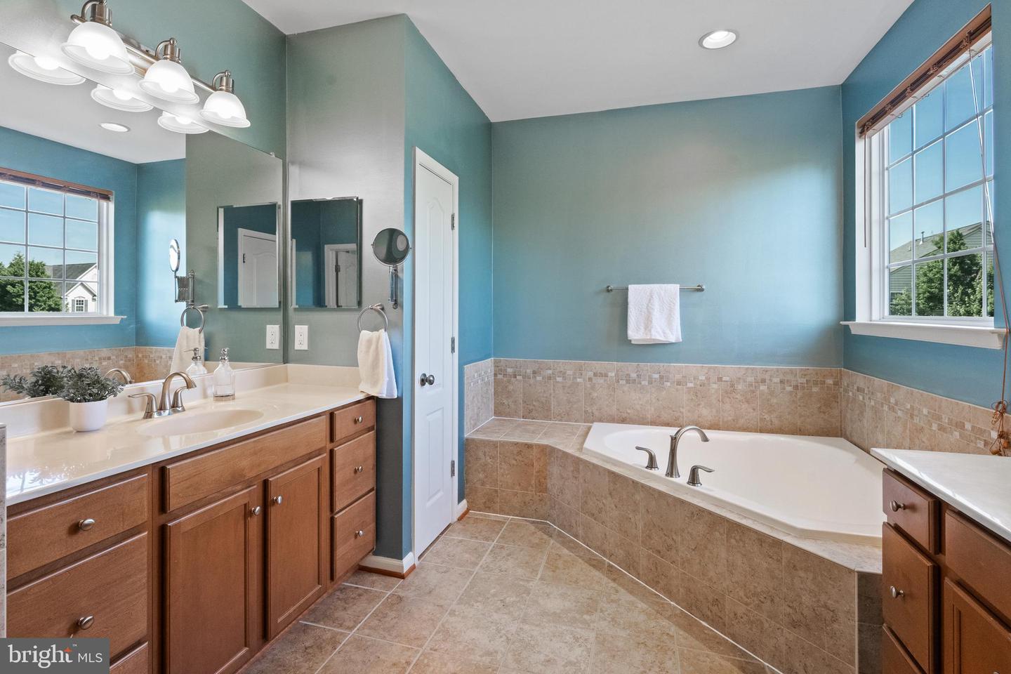 42262 SAND PINE PL, CHANTILLY, Virginia 20152, 5 Bedrooms Bedrooms, ,4 BathroomsBathrooms,Residential,For sale,42262 SAND PINE PL,VALO2101356 MLS # VALO2101356