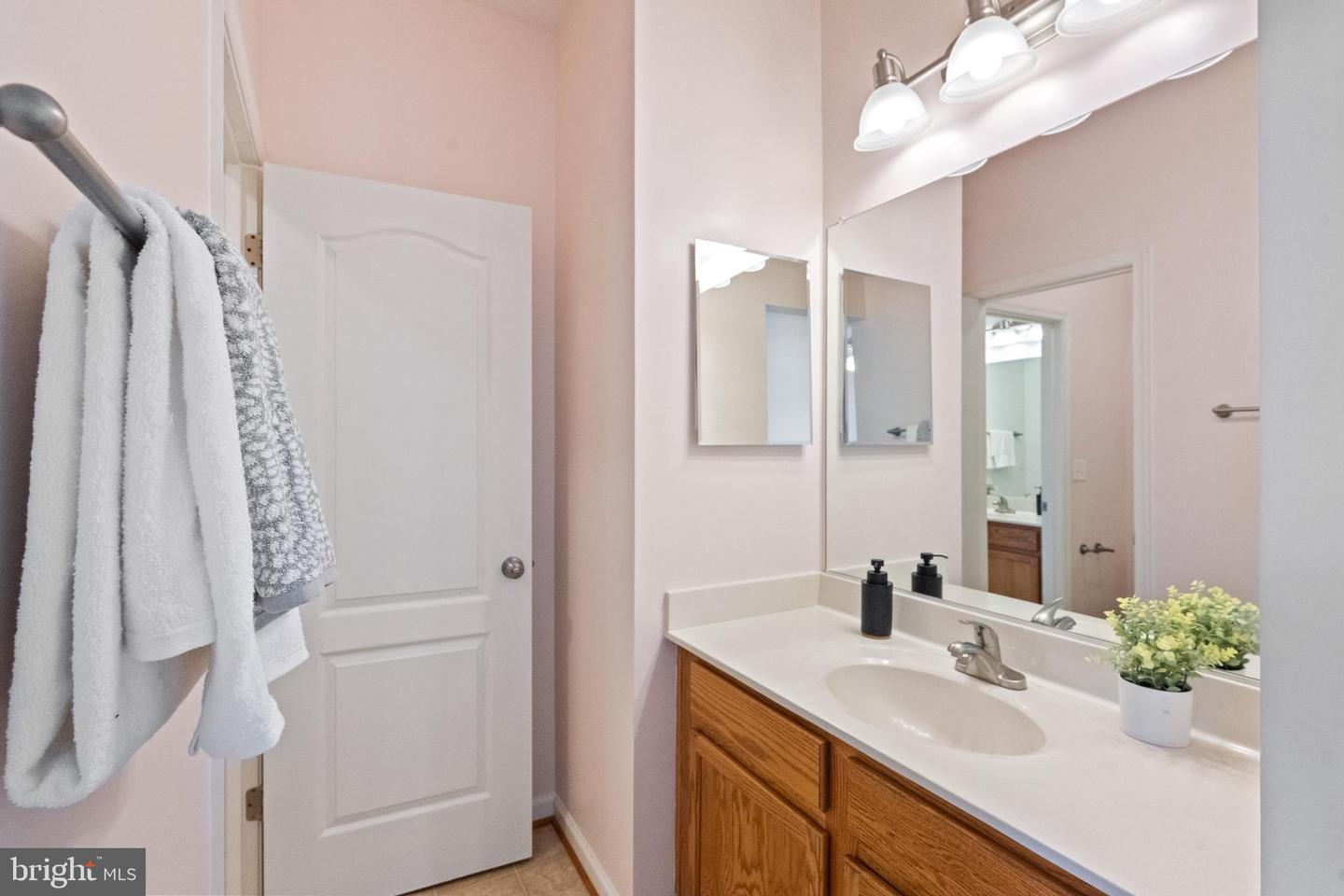 42262 SAND PINE PL, CHANTILLY, Virginia 20152, 5 Bedrooms Bedrooms, ,4 BathroomsBathrooms,Residential,For sale,42262 SAND PINE PL,VALO2101356 MLS # VALO2101356
