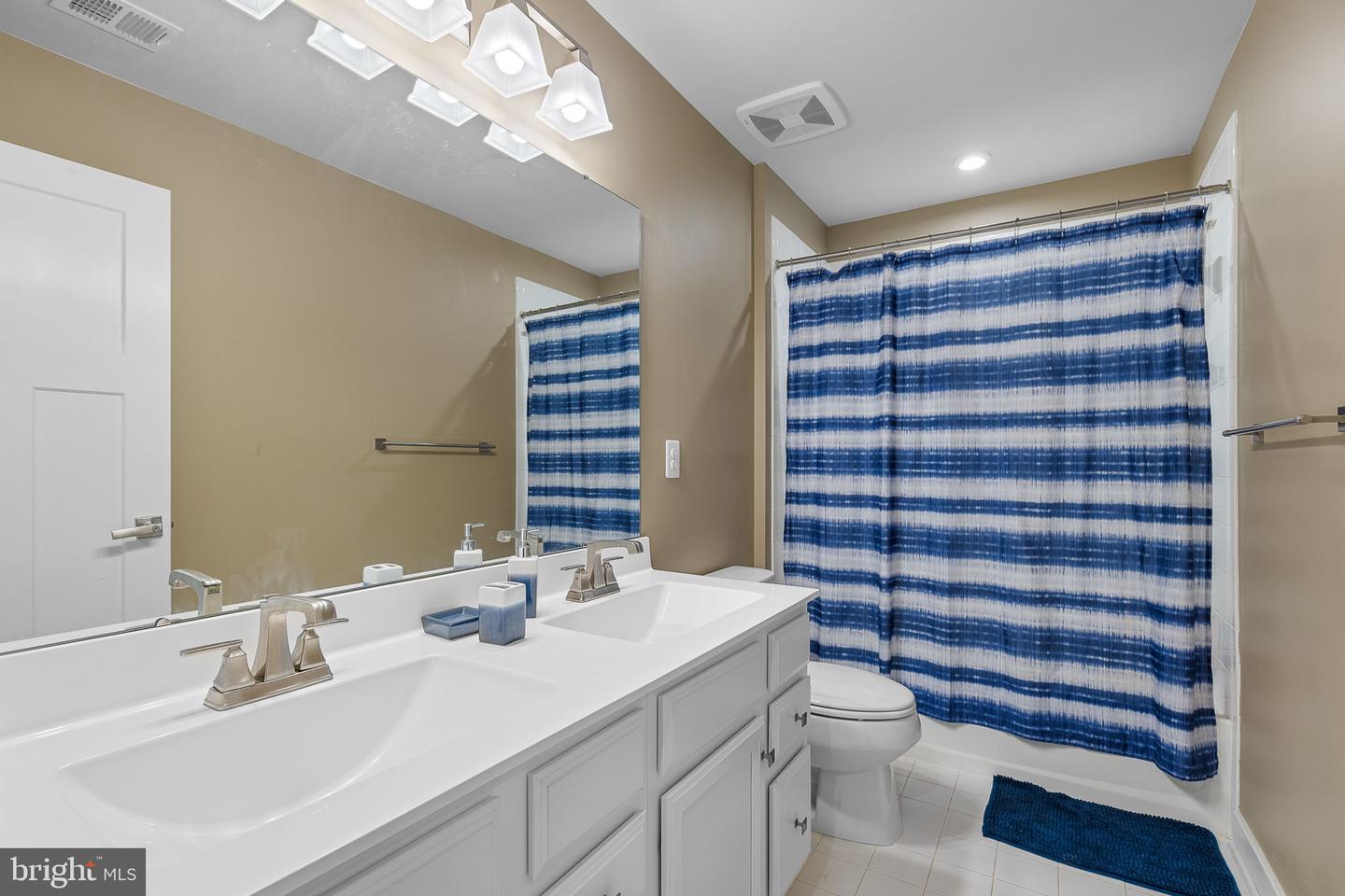 7736 WARRENTON CHASE DR, WARRENTON, Virginia 20187, 5 Bedrooms Bedrooms, ,3 BathroomsBathrooms,Residential,For sale,7736 WARRENTON CHASE DR,VAFQ2017366 MLS # VAFQ2017366