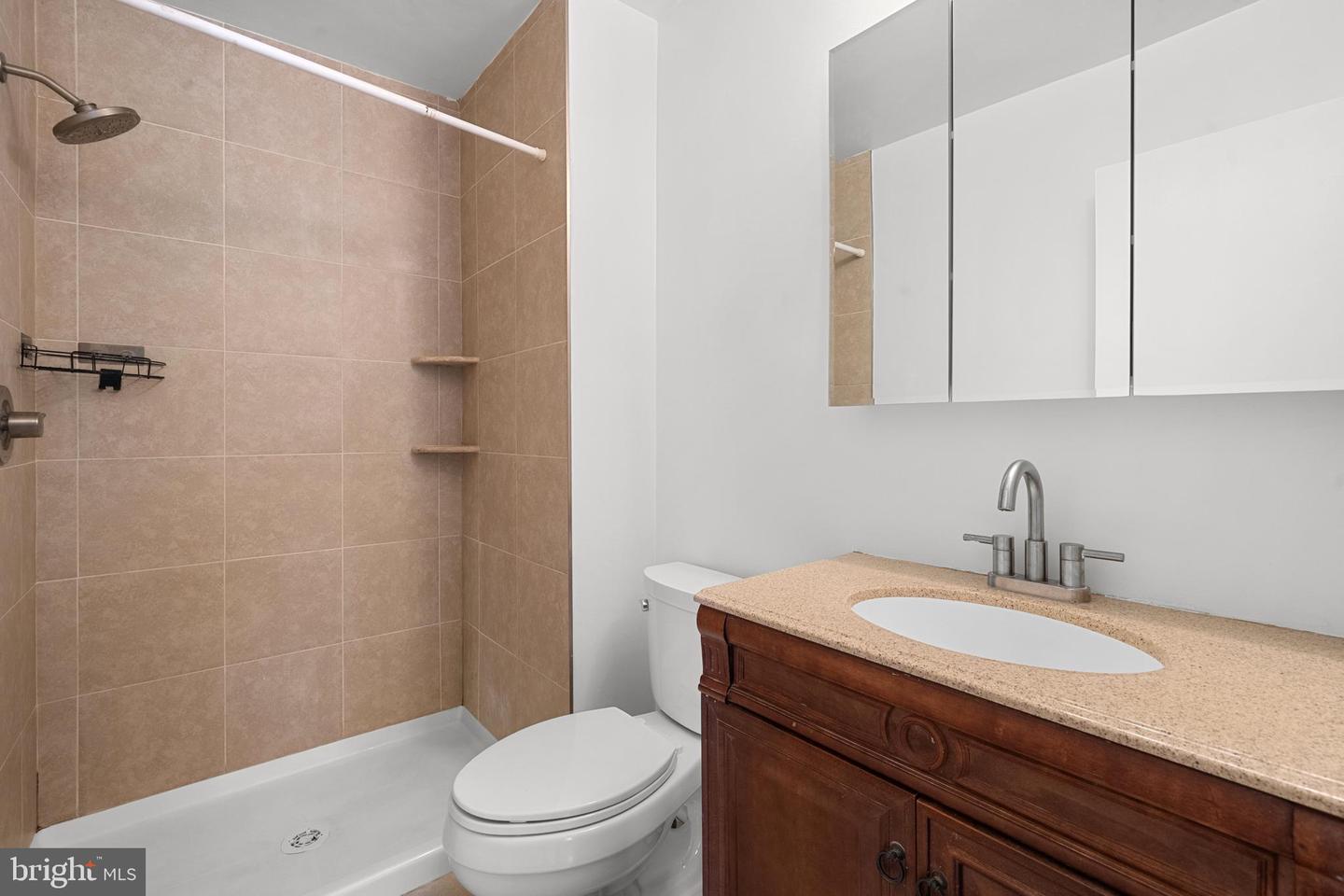 3321 BUCKEYE LN, FAIRFAX, Virginia 22033, 3 Bedrooms Bedrooms, ,3 BathroomsBathrooms,Residential,For sale,3321 BUCKEYE LN,VAFX2253936 MLS # VAFX2253936