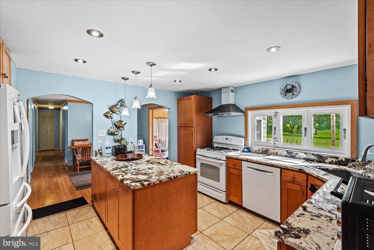 190 BLACKWELL RD, COLONIAL BEACH, Virginia 22443, 3 Bedrooms Bedrooms, 7 Rooms Rooms,2 BathroomsBathrooms,Residential,For sale,190 BLACKWELL RD,VAWE2009256 MLS # VAWE2009256
