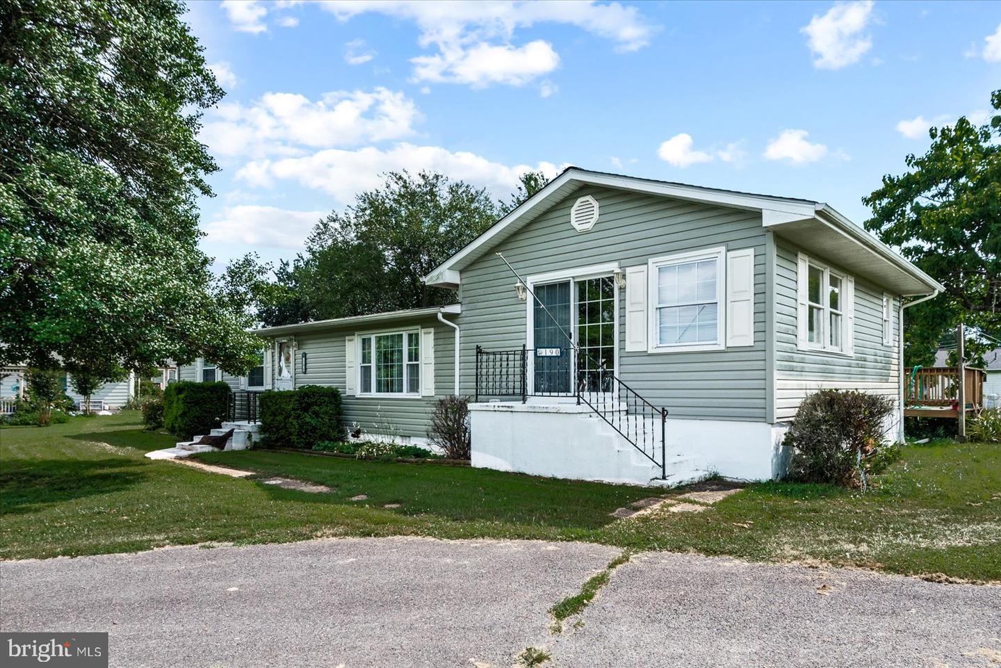 190 BLACKWELL RD, COLONIAL BEACH, Virginia 22443, 3 Bedrooms Bedrooms, 7 Rooms Rooms,2 BathroomsBathrooms,Residential,For sale,190 BLACKWELL RD,VAWE2009256 MLS # VAWE2009256