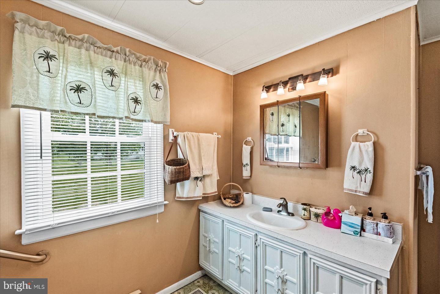 190 BLACKWELL RD, COLONIAL BEACH, Virginia 22443, 3 Bedrooms Bedrooms, 7 Rooms Rooms,2 BathroomsBathrooms,Residential,For sale,190 BLACKWELL RD,VAWE2009256 MLS # VAWE2009256