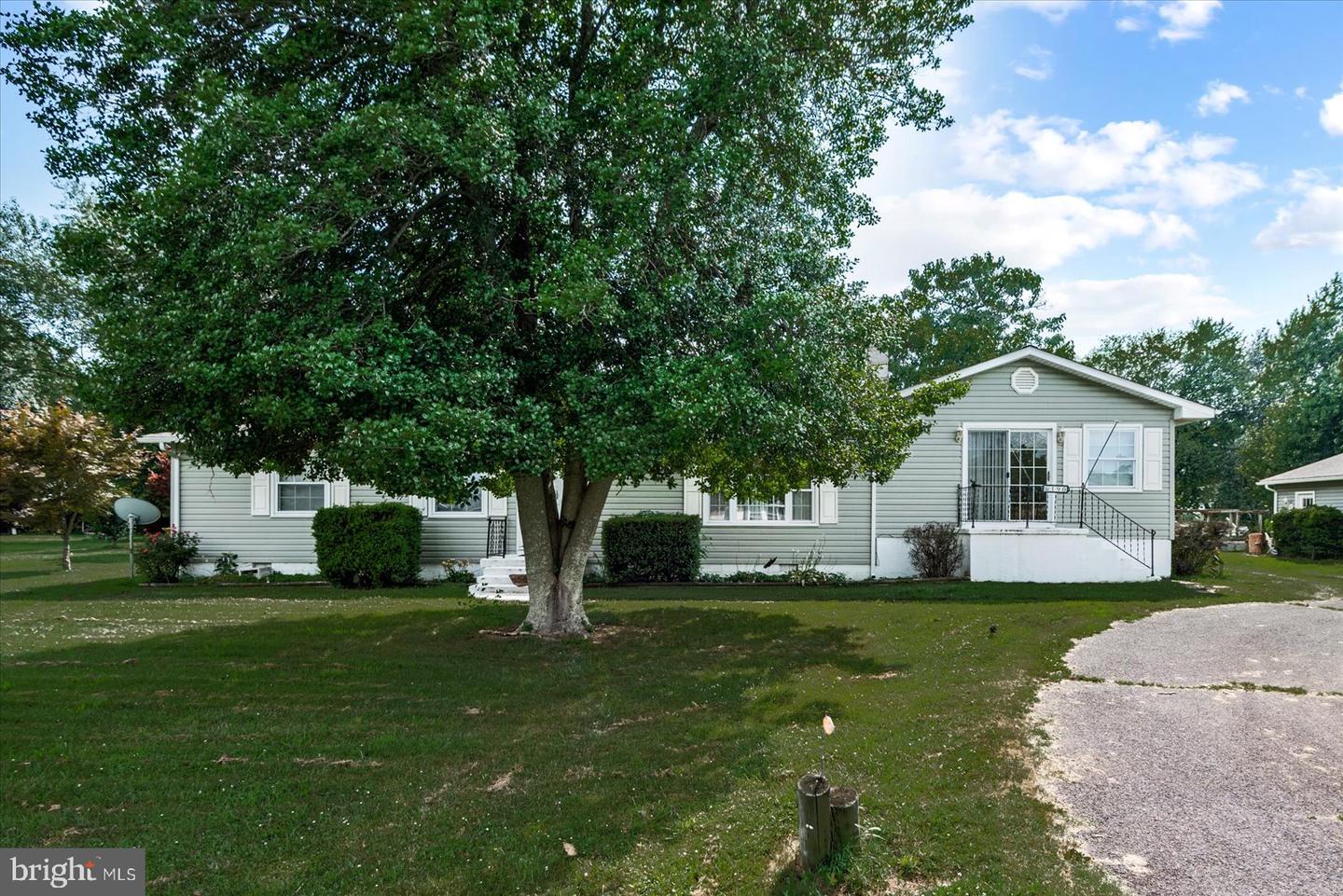190 BLACKWELL RD, COLONIAL BEACH, Virginia 22443, 3 Bedrooms Bedrooms, 7 Rooms Rooms,2 BathroomsBathrooms,Residential,For sale,190 BLACKWELL RD,VAWE2009256 MLS # VAWE2009256