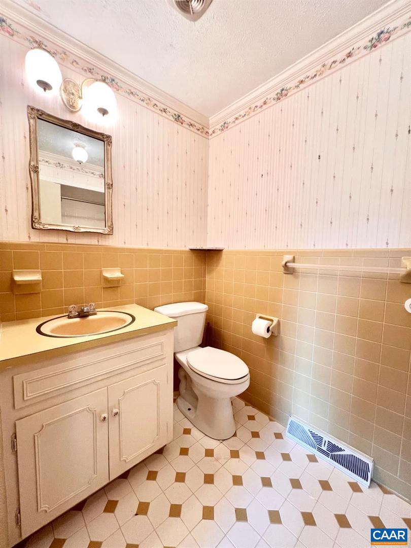 166 MATOHE RD, MONROE, Virginia 24574, 4 Bedrooms Bedrooms, ,3 BathroomsBathrooms,Farm,For sale,166 MATOHE RD,666581 MLS # 666581