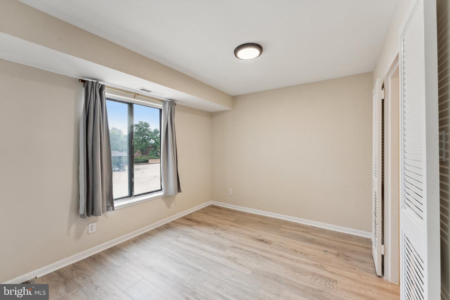 3100 S MANCHESTER ST #323, FALLS CHURCH, Virginia 22044, 1 Bedroom Bedrooms, ,1 BathroomBathrooms,Residential,For sale,3100 S MANCHESTER ST #323,VAFX2254556 MLS # VAFX2254556