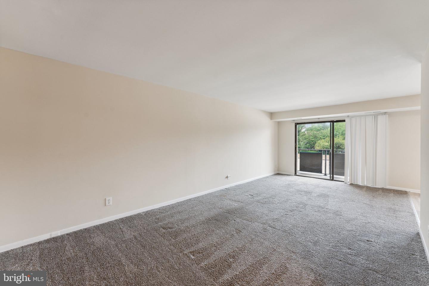 3100 S MANCHESTER ST #323, FALLS CHURCH, Virginia 22044, 1 Bedroom Bedrooms, ,1 BathroomBathrooms,Residential,For sale,3100 S MANCHESTER ST #323,VAFX2254556 MLS # VAFX2254556