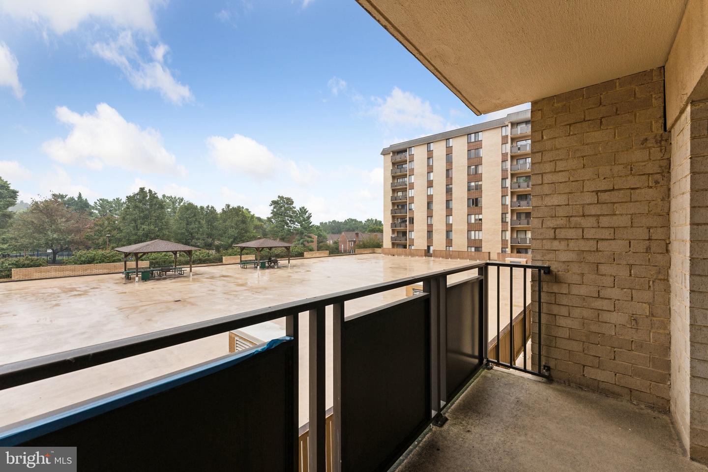 3100 S MANCHESTER ST #323, FALLS CHURCH, Virginia 22044, 1 Bedroom Bedrooms, ,1 BathroomBathrooms,Residential,For sale,3100 S MANCHESTER ST #323,VAFX2254556 MLS # VAFX2254556