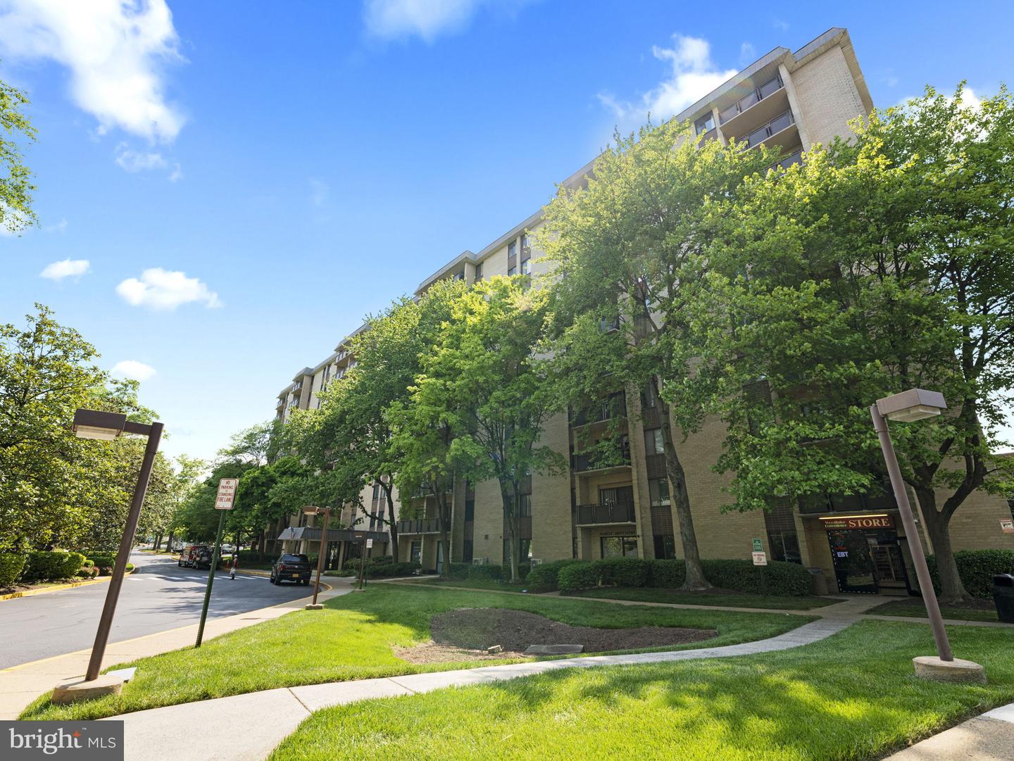 3100 S MANCHESTER ST #323, FALLS CHURCH, Virginia 22044, 1 Bedroom Bedrooms, ,1 BathroomBathrooms,Residential,For sale,3100 S MANCHESTER ST #323,VAFX2254556 MLS # VAFX2254556