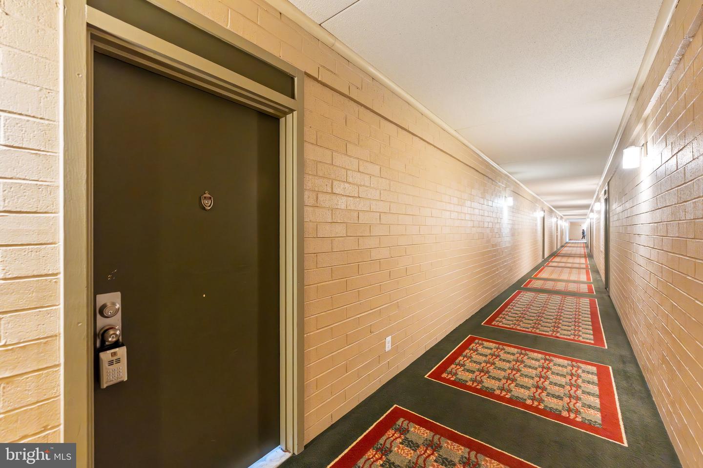 3100 S MANCHESTER ST #323, FALLS CHURCH, Virginia 22044, 1 Bedroom Bedrooms, ,1 BathroomBathrooms,Residential,For sale,3100 S MANCHESTER ST #323,VAFX2254556 MLS # VAFX2254556
