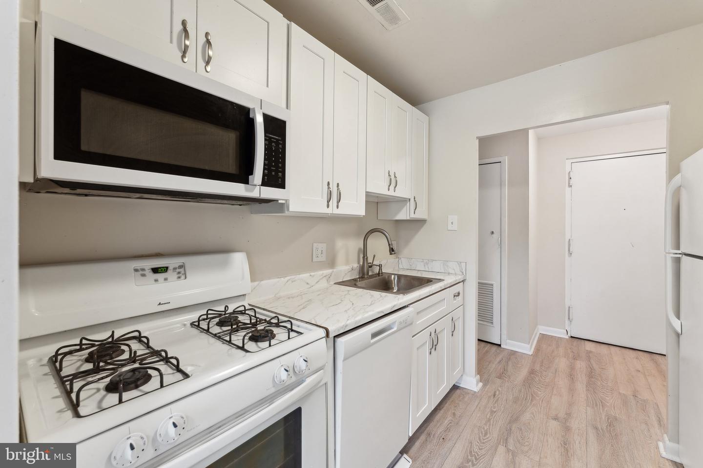 3100 S MANCHESTER ST #323, FALLS CHURCH, Virginia 22044, 1 Bedroom Bedrooms, ,1 BathroomBathrooms,Residential,For sale,3100 S MANCHESTER ST #323,VAFX2254556 MLS # VAFX2254556