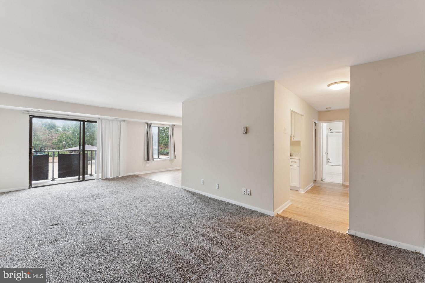 3100 S MANCHESTER ST #323, FALLS CHURCH, Virginia 22044, 1 Bedroom Bedrooms, ,1 BathroomBathrooms,Residential,For sale,3100 S MANCHESTER ST #323,VAFX2254556 MLS # VAFX2254556