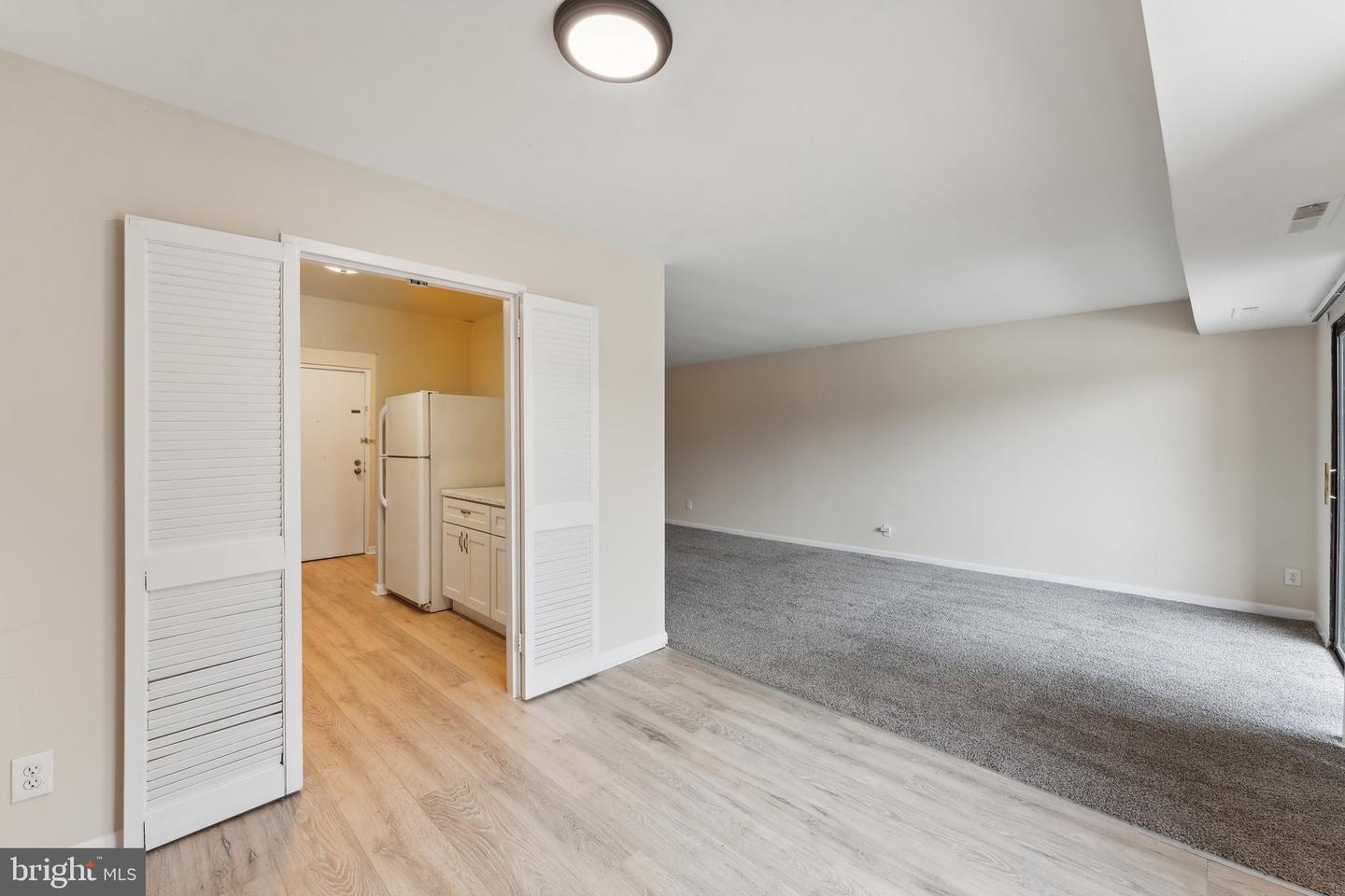 3100 S MANCHESTER ST #323, FALLS CHURCH, Virginia 22044, 1 Bedroom Bedrooms, ,1 BathroomBathrooms,Residential,For sale,3100 S MANCHESTER ST #323,VAFX2254556 MLS # VAFX2254556