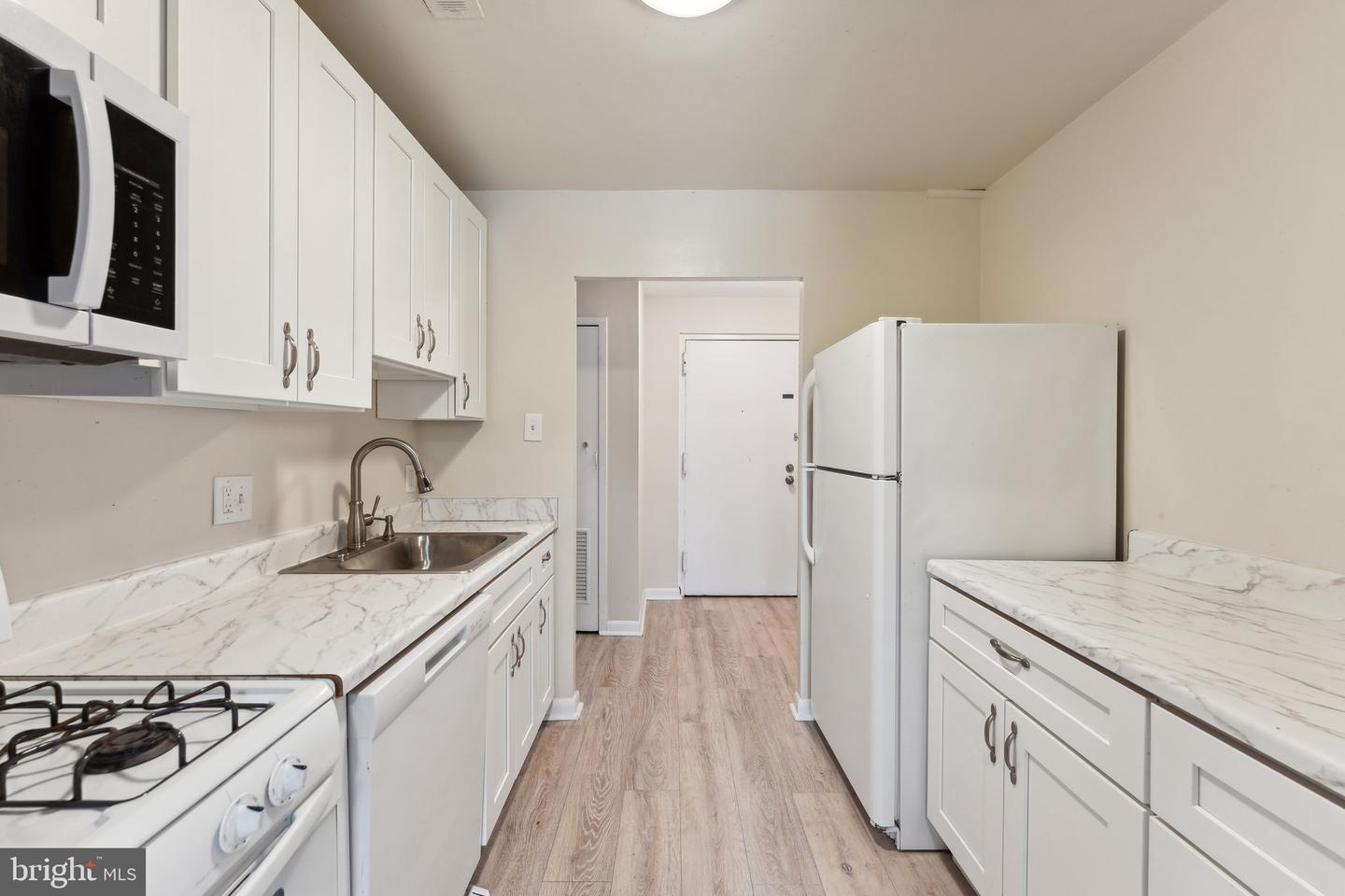 3100 S MANCHESTER ST #323, FALLS CHURCH, Virginia 22044, 1 Bedroom Bedrooms, ,1 BathroomBathrooms,Residential,For sale,3100 S MANCHESTER ST #323,VAFX2254556 MLS # VAFX2254556