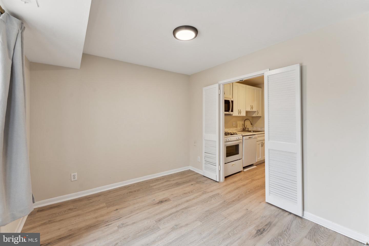 3100 S MANCHESTER ST #323, FALLS CHURCH, Virginia 22044, 1 Bedroom Bedrooms, ,1 BathroomBathrooms,Residential,For sale,3100 S MANCHESTER ST #323,VAFX2254556 MLS # VAFX2254556