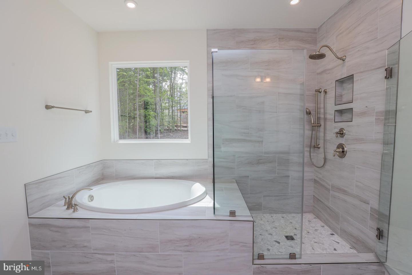 3101 ROCKETTS RIDGE CT, SANDY HOOK, Virginia 23153, 4 Bedrooms Bedrooms, 7 Rooms Rooms,3 BathroomsBathrooms,Residential,For sale,3101 ROCKETTS RIDGE CT,VAGO2000378 MLS # VAGO2000378