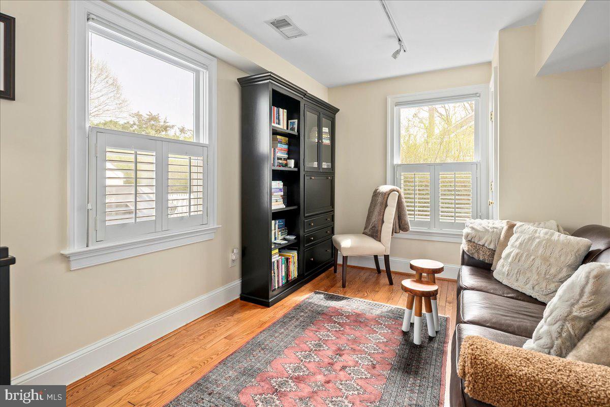 6407 13TH ST, ALEXANDRIA, Virginia 22307, 3 Bedrooms Bedrooms, ,2 BathroomsBathrooms,Residential,For sale,6407 13TH ST,VAFX2254628 MLS # VAFX2254628