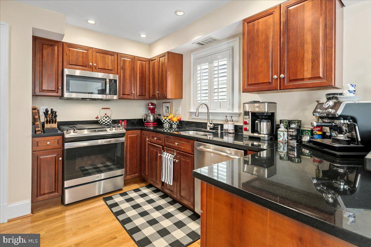 6407 13TH ST, ALEXANDRIA, Virginia 22307, 3 Bedrooms Bedrooms, ,2 BathroomsBathrooms,Residential,For sale,6407 13TH ST,VAFX2254628 MLS # VAFX2254628