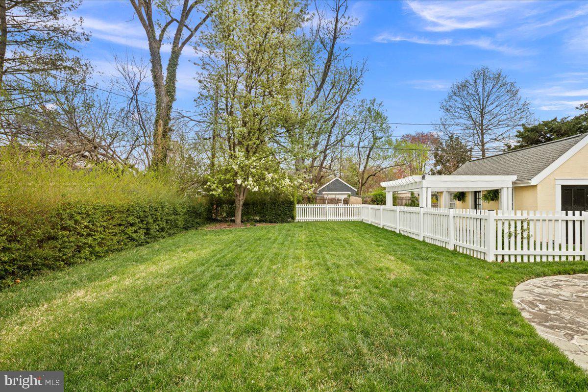 6407 13TH ST, ALEXANDRIA, Virginia 22307, 3 Bedrooms Bedrooms, ,2 BathroomsBathrooms,Residential,For sale,6407 13TH ST,VAFX2254628 MLS # VAFX2254628
