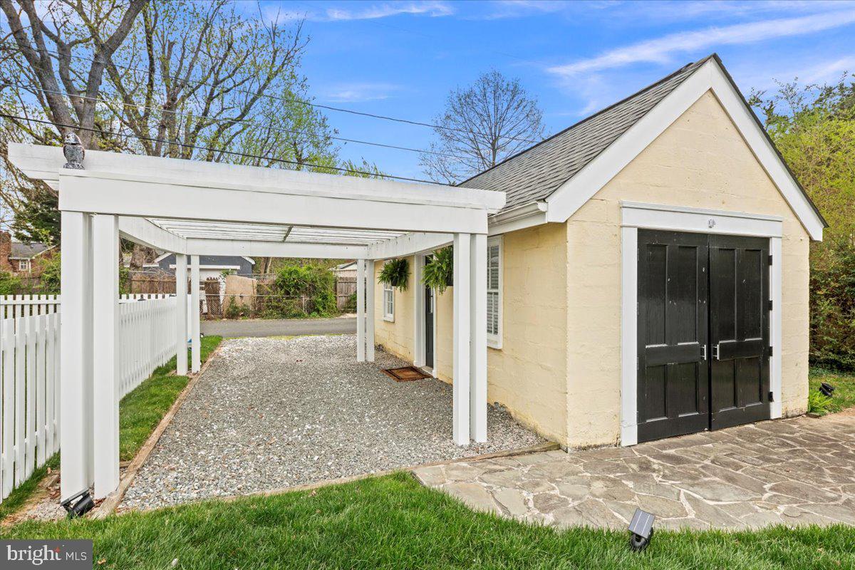 6407 13TH ST, ALEXANDRIA, Virginia 22307, 3 Bedrooms Bedrooms, ,2 BathroomsBathrooms,Residential,For sale,6407 13TH ST,VAFX2254628 MLS # VAFX2254628