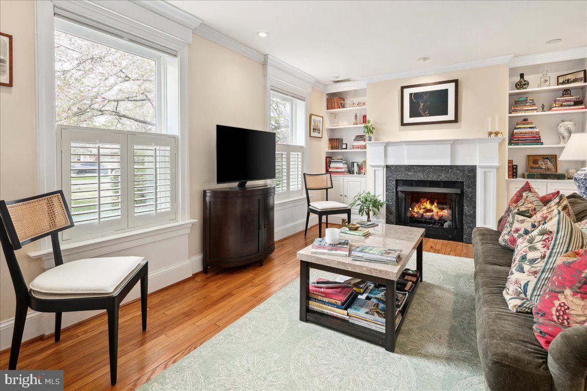 6407 13TH ST, ALEXANDRIA, Virginia 22307, 3 Bedrooms Bedrooms, ,2 BathroomsBathrooms,Residential,For sale,6407 13TH ST,VAFX2254628 MLS # VAFX2254628
