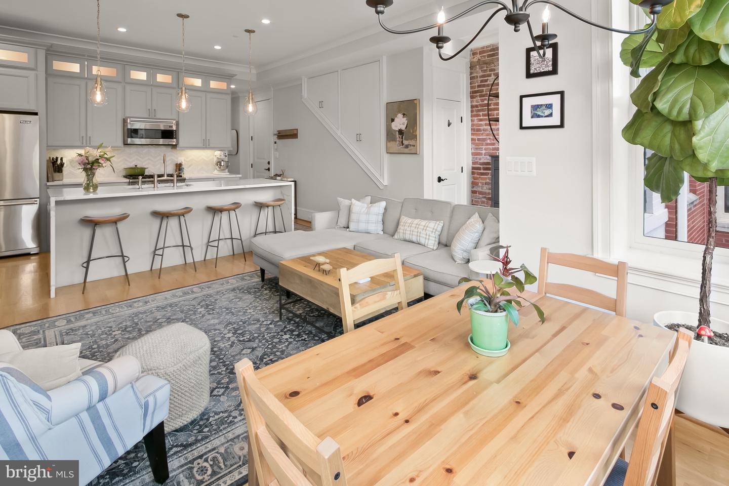 408 M ST NW #3, WASHINGTON, District Of Columbia 20001, 2 Bedrooms Bedrooms, ,2 BathroomsBathrooms,Residential,For sale,408 M ST NW #3,DCDC2209692 MLS # DCDC2209692