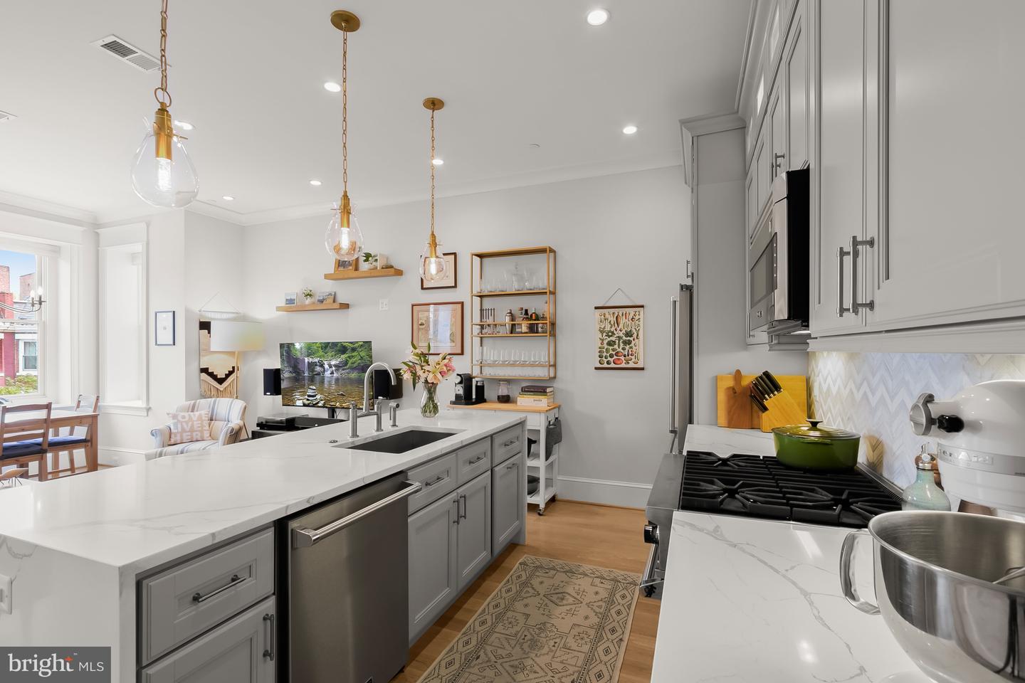 408 M ST NW #3, WASHINGTON, District Of Columbia 20001, 2 Bedrooms Bedrooms, ,2 BathroomsBathrooms,Residential,For sale,408 M ST NW #3,DCDC2209692 MLS # DCDC2209692