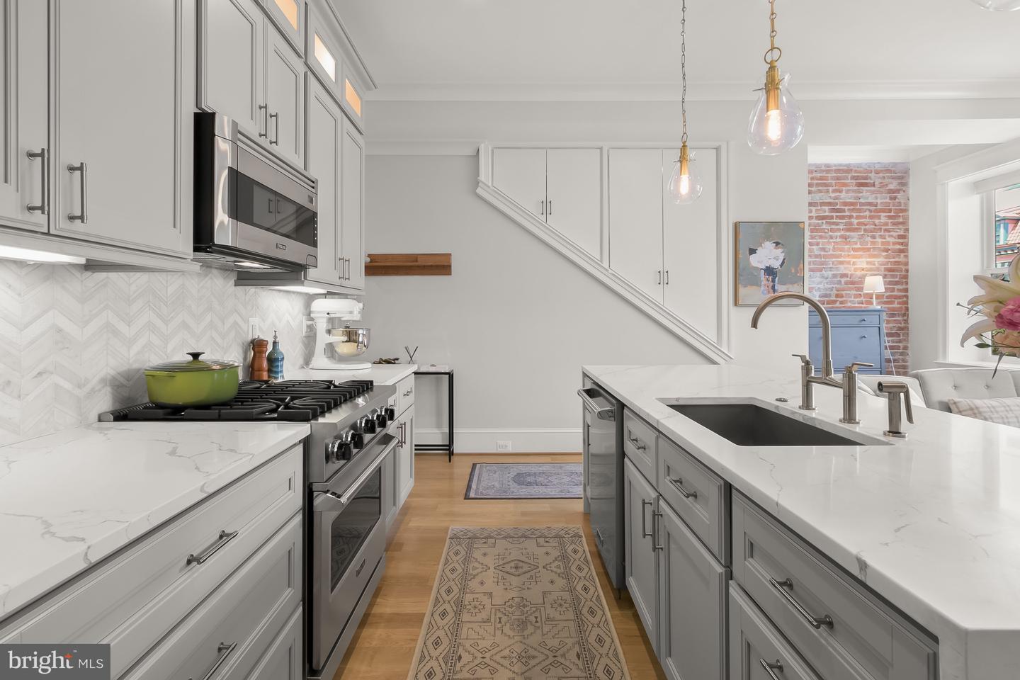 408 M ST NW #3, WASHINGTON, District Of Columbia 20001, 2 Bedrooms Bedrooms, ,2 BathroomsBathrooms,Residential,For sale,408 M ST NW #3,DCDC2209692 MLS # DCDC2209692