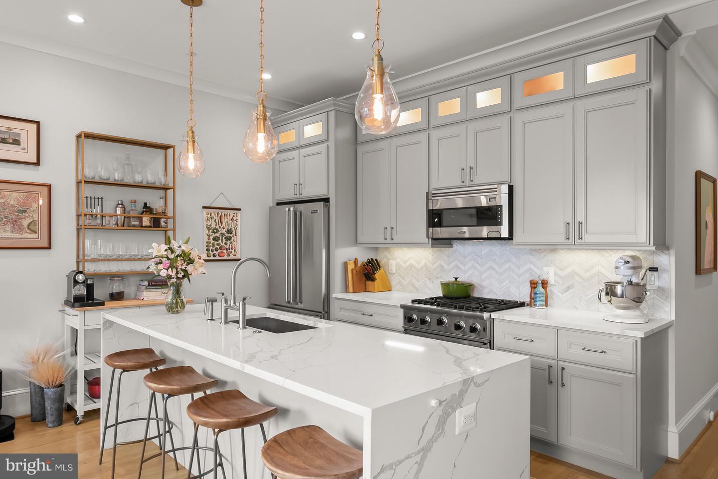 408 M ST NW #3, WASHINGTON, District Of Columbia 20001, 2 Bedrooms Bedrooms, ,2 BathroomsBathrooms,Residential,For sale,408 M ST NW #3,DCDC2209692 MLS # DCDC2209692
