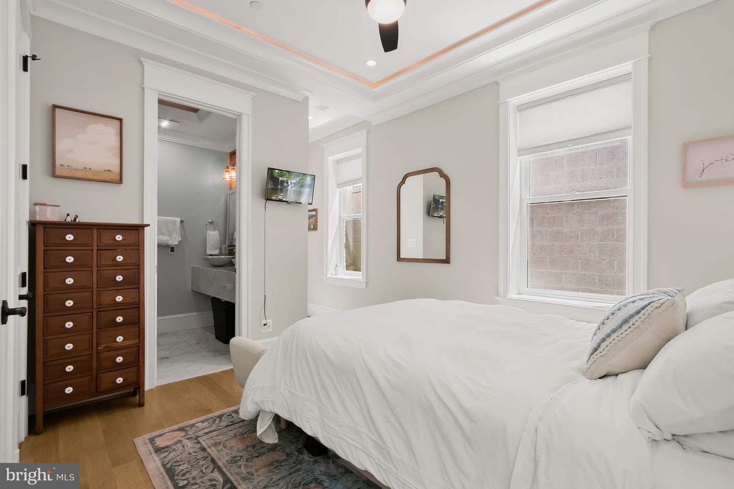 408 M ST NW #3, WASHINGTON, District Of Columbia 20001, 2 Bedrooms Bedrooms, ,2 BathroomsBathrooms,Residential,For sale,408 M ST NW #3,DCDC2209692 MLS # DCDC2209692