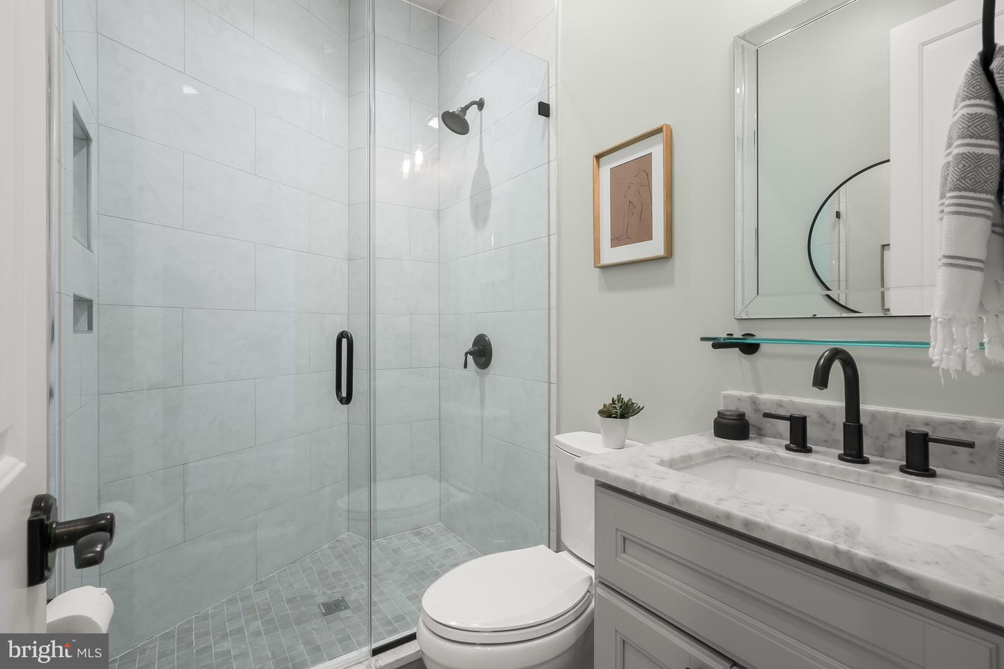 408 M ST NW #3, WASHINGTON, District Of Columbia 20001, 2 Bedrooms Bedrooms, ,2 BathroomsBathrooms,Residential,For sale,408 M ST NW #3,DCDC2209692 MLS # DCDC2209692