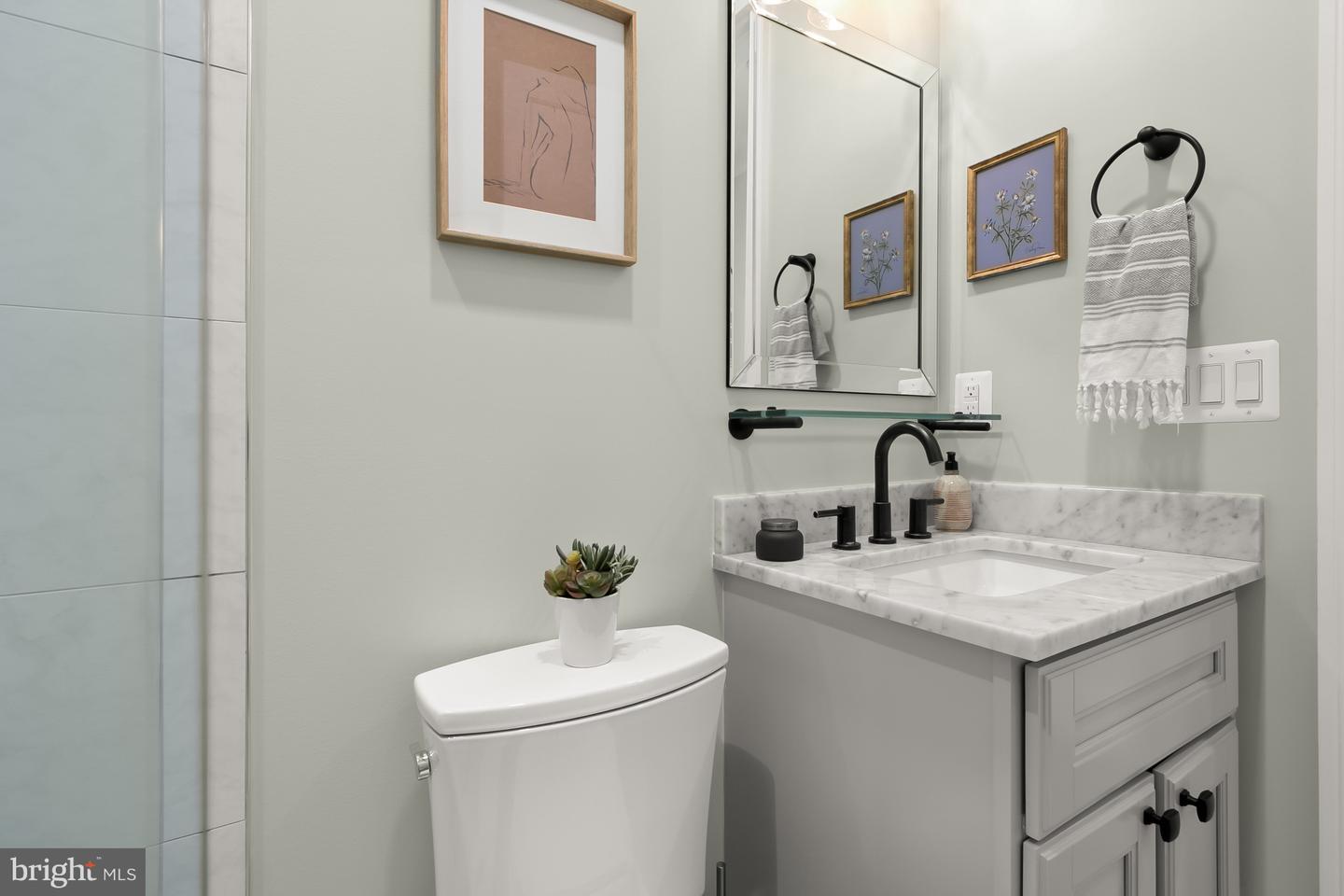 408 M ST NW #3, WASHINGTON, District Of Columbia 20001, 2 Bedrooms Bedrooms, ,2 BathroomsBathrooms,Residential,For sale,408 M ST NW #3,DCDC2209692 MLS # DCDC2209692