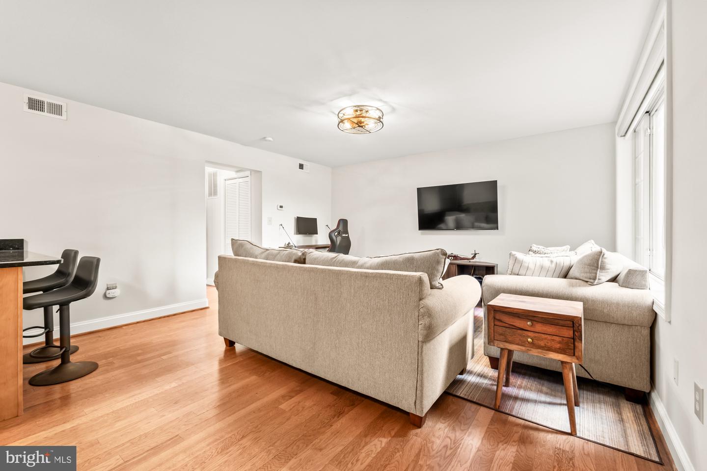 718 PARK RD NW #3, WASHINGTON, District Of Columbia 20010, 1 Bedroom Bedrooms, ,1 BathroomBathrooms,Residential,For sale,718 PARK RD NW #3,DCDC2209702 MLS # DCDC2209702