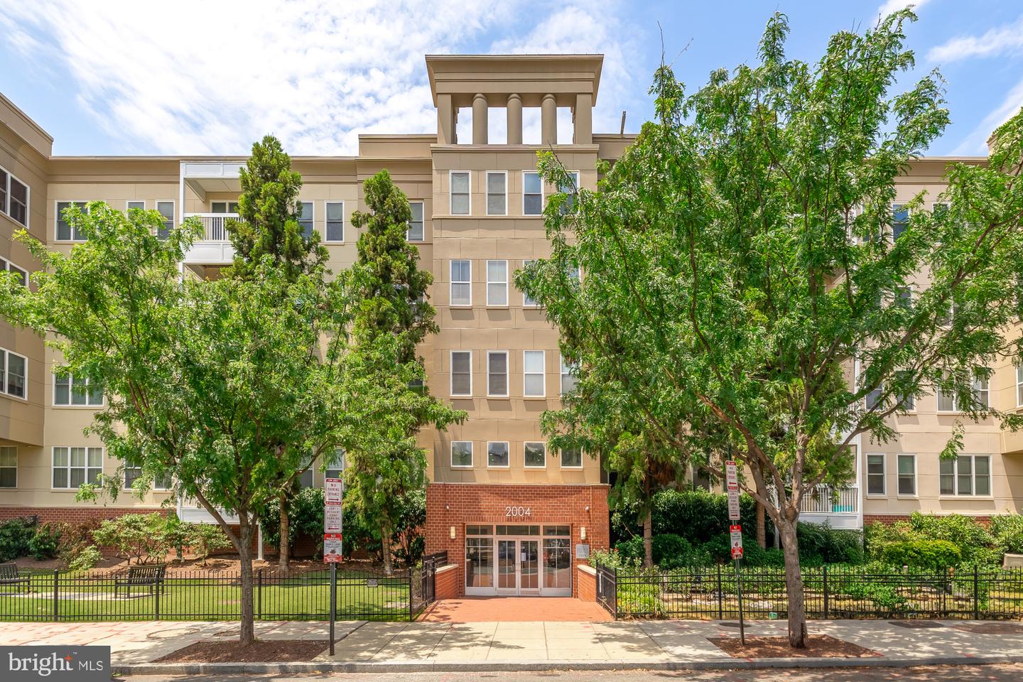 2004 11TH ST NW #124, WASHINGTON, District Of Columbia 20001, 2 Bedrooms Bedrooms, ,2 BathroomsBathrooms,Residential,For sale,2004 11TH ST NW #124,DCDC2209722 MLS # DCDC2209722