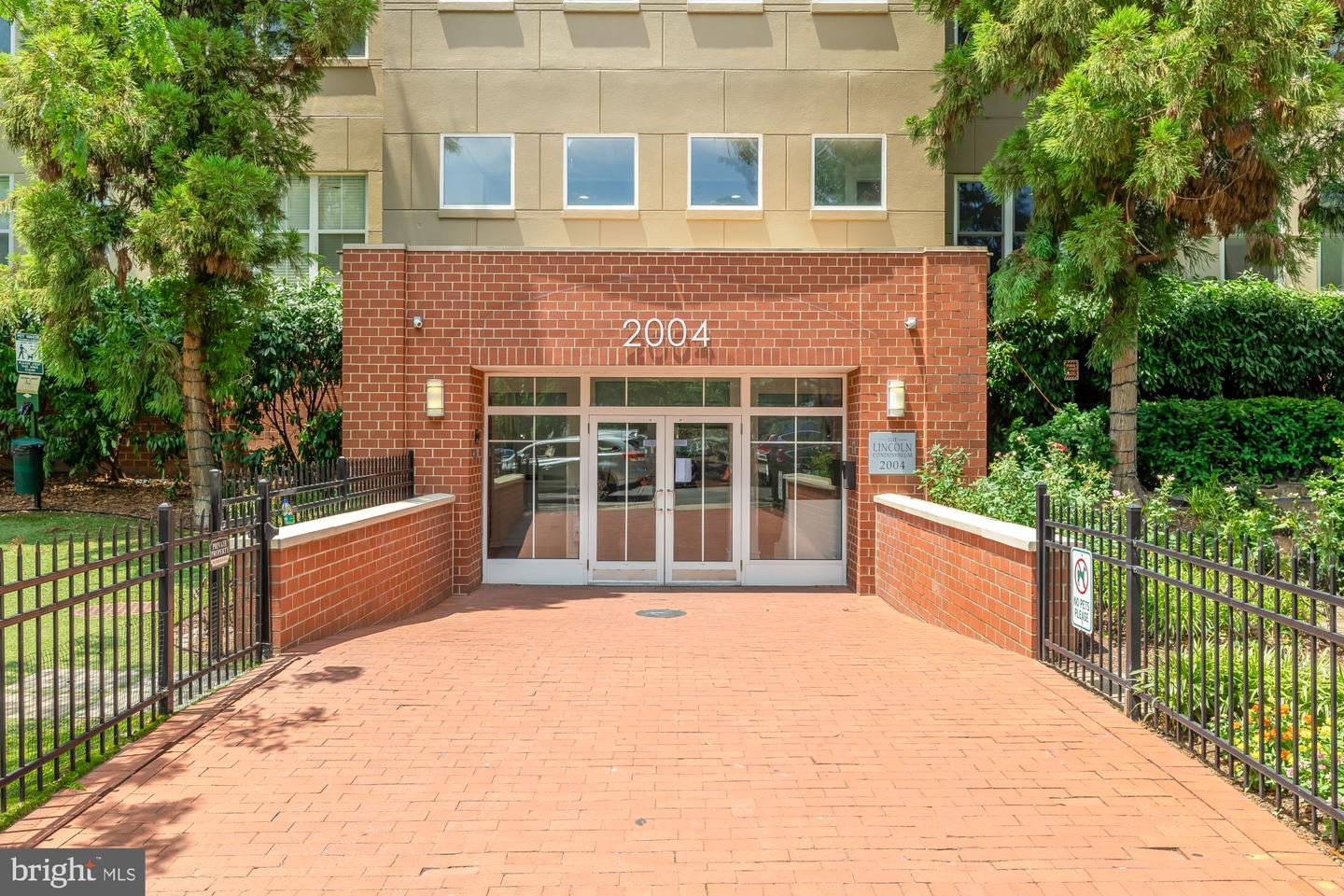 2004 11TH ST NW #124, WASHINGTON, District Of Columbia 20001, 2 Bedrooms Bedrooms, ,2 BathroomsBathrooms,Residential,For sale,2004 11TH ST NW #124,DCDC2209722 MLS # DCDC2209722