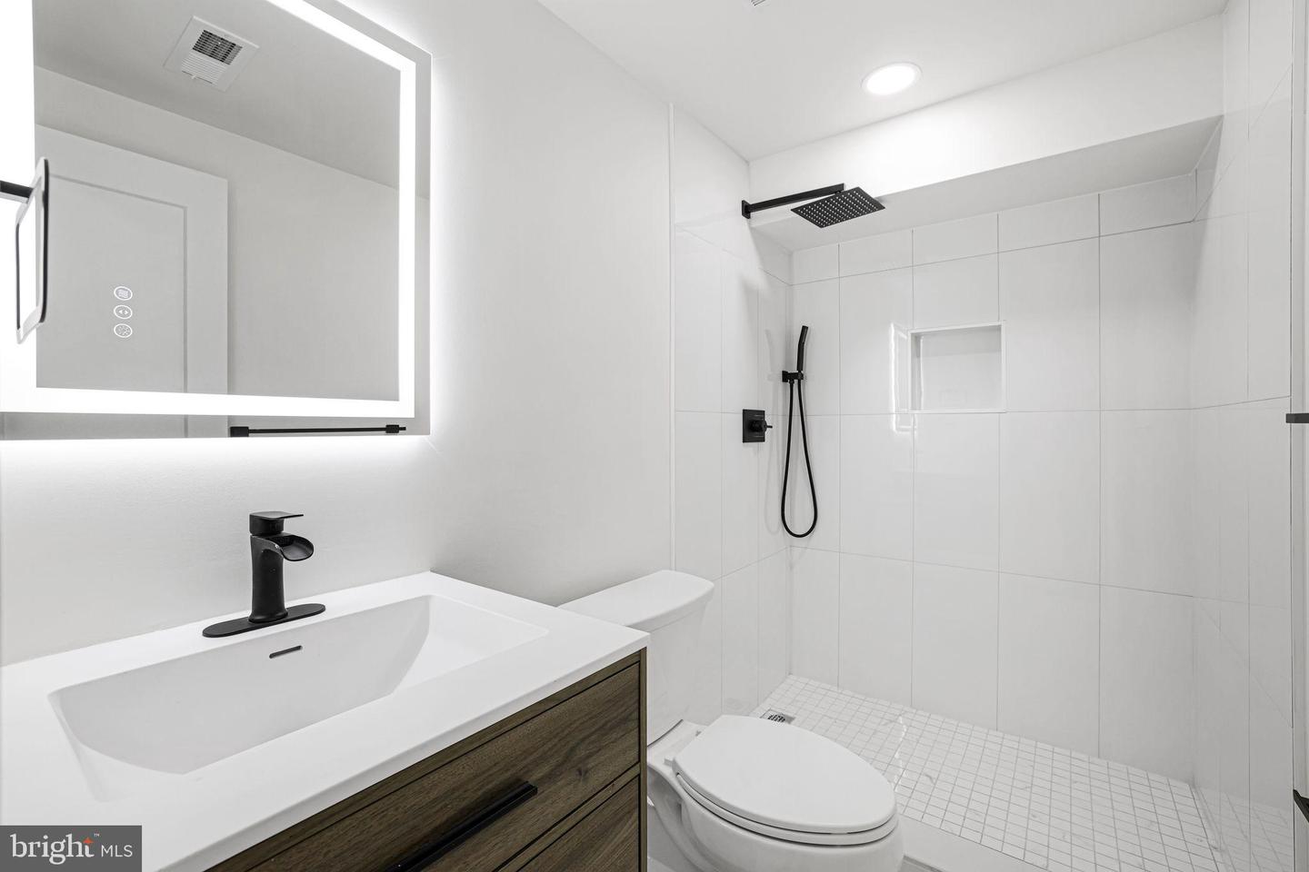 2220 13TH ST NE, WASHINGTON, District Of Columbia 20018, 3 Bedrooms Bedrooms, ,3 BathroomsBathrooms,Residential,For sale,2220 13TH ST NE,DCDC2209738 MLS # DCDC2209738