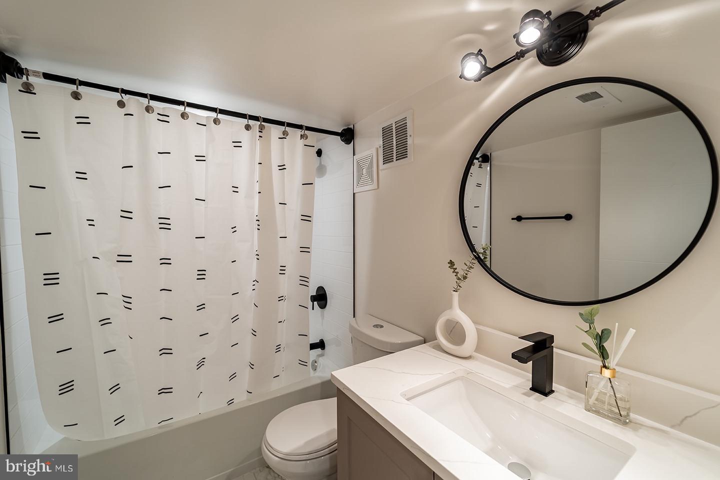 1919 BENNETT PL NE, WASHINGTON, District Of Columbia 20002, 4 Bedrooms Bedrooms, ,3 BathroomsBathrooms,Residential,For sale,1919 BENNETT PL NE,DCDC2209740 MLS # DCDC2209740