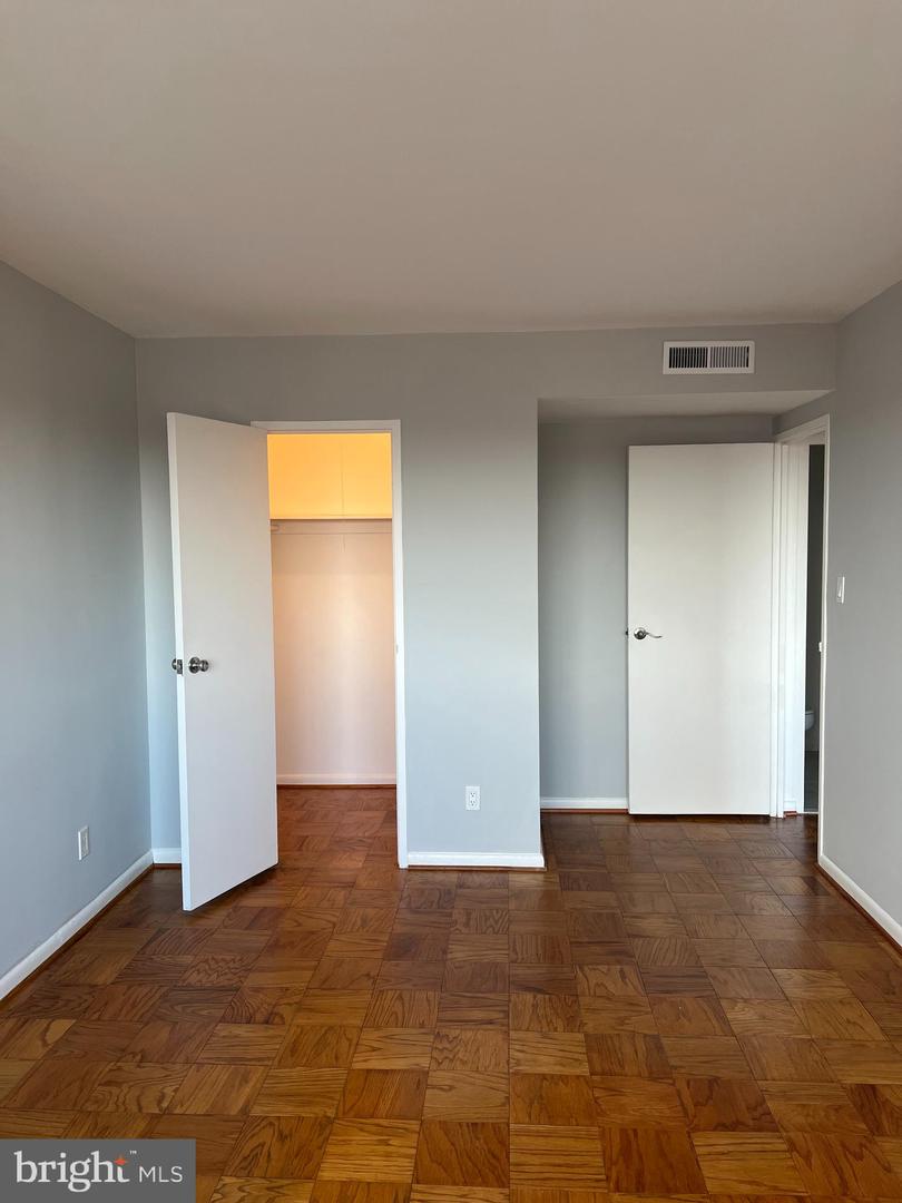 431 N ARMISTEAD ST #502, ALEXANDRIA, Virginia 22312, 2 Bedrooms Bedrooms, ,1 BathroomBathrooms,Residential,For sale,431 N ARMISTEAD ST #502,VAAX2039540 MLS # VAAX2039540