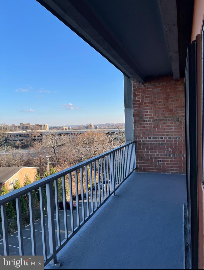 431 N ARMISTEAD ST #502, ALEXANDRIA, Virginia 22312, 2 Bedrooms Bedrooms, ,1 BathroomBathrooms,Residential,For sale,431 N ARMISTEAD ST #502,VAAX2039540 MLS # VAAX2039540
