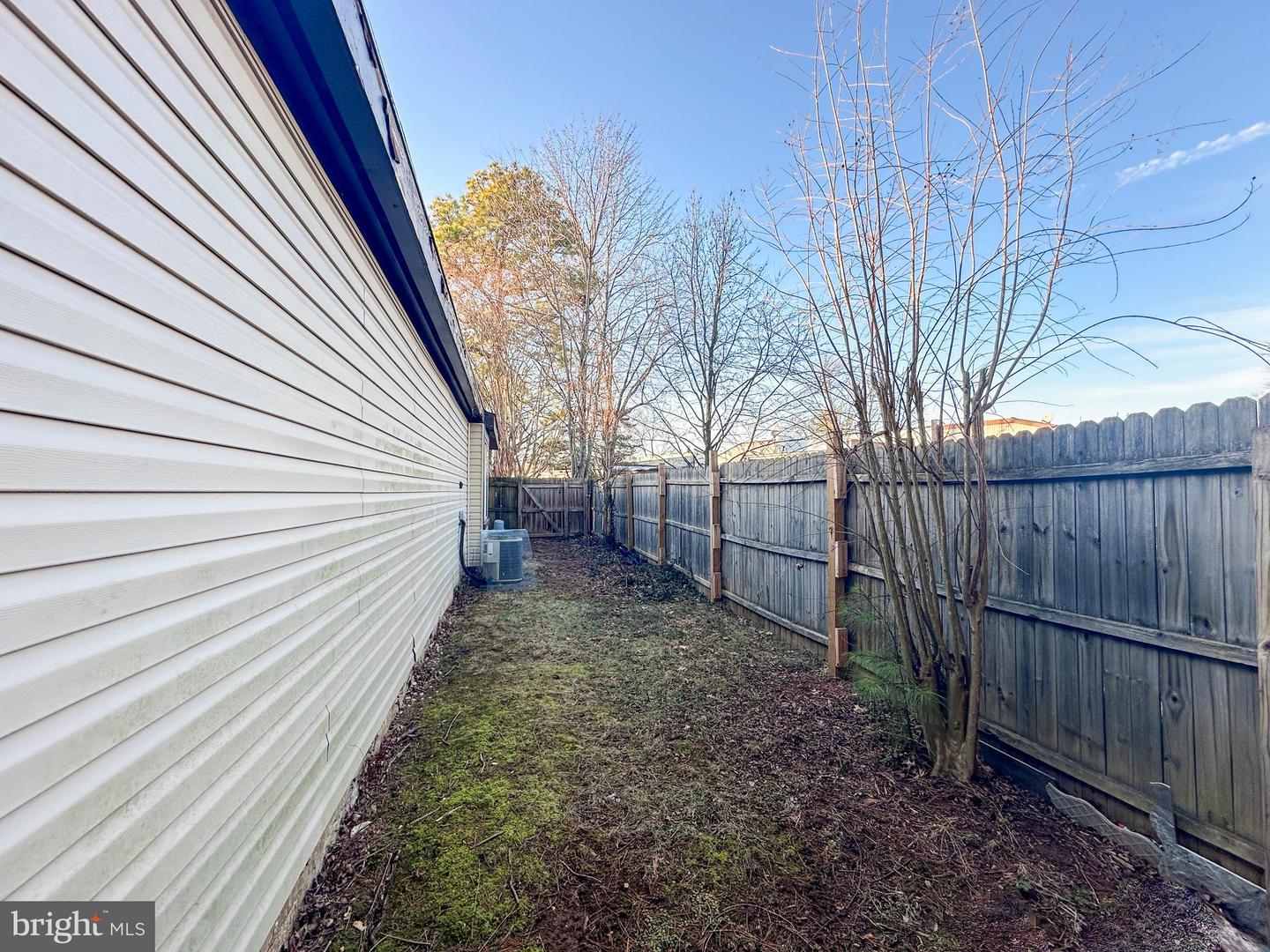 6073 WYCOFF SQ, CENTREVILLE, Virginia 20120, 3 Bedrooms Bedrooms, ,2 BathroomsBathrooms,Residential,For sale,6073 WYCOFF SQ,VAFX2221472 MLS # VAFX2221472