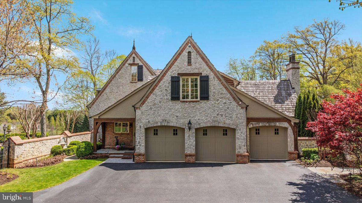 12905 COMPTON RD, CLIFTON, Virginia 20124, 6 Bedrooms Bedrooms, ,8 BathroomsBathrooms,Residential,For sale,12905 COMPTON RD,VAFX2235338 MLS # VAFX2235338
